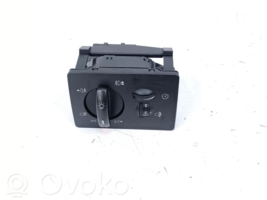 Ford Kuga I Light switch 