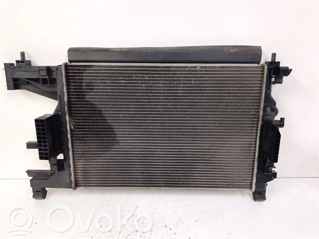 Opel Zafira C Jäähdyttimen lauhdutin 