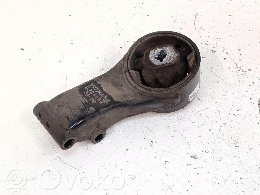 Engine mount bracket   84096991,5304449