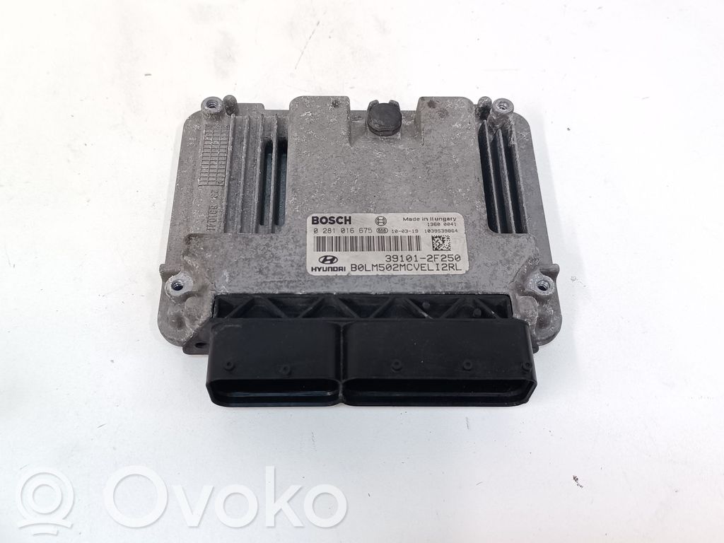Hyundai ix35 Engine control unit/module 