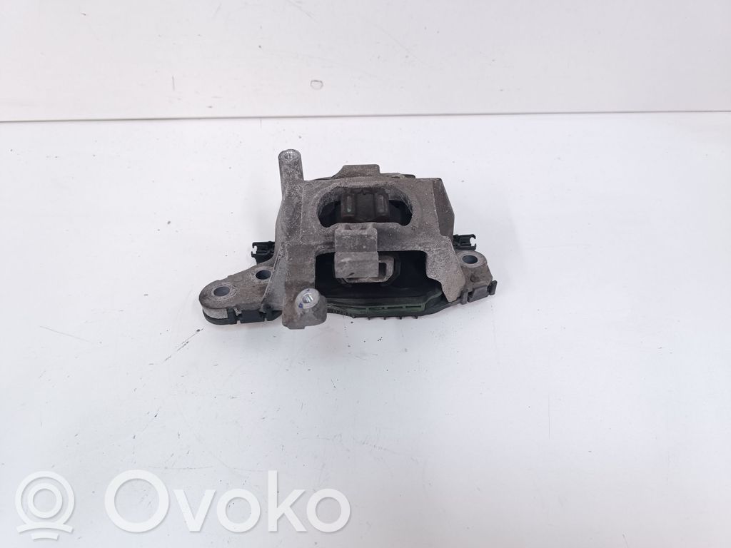 Opel Astra K Engine mount bracket 
