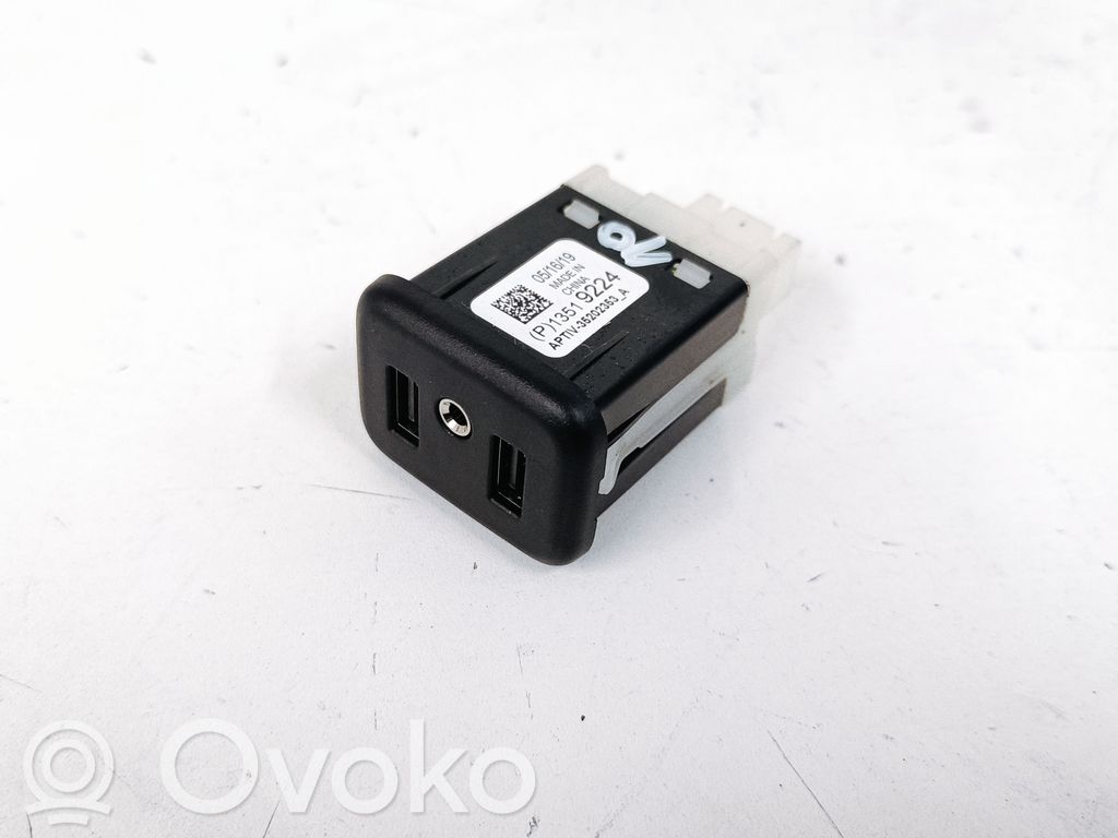 USB socket connector   13519224