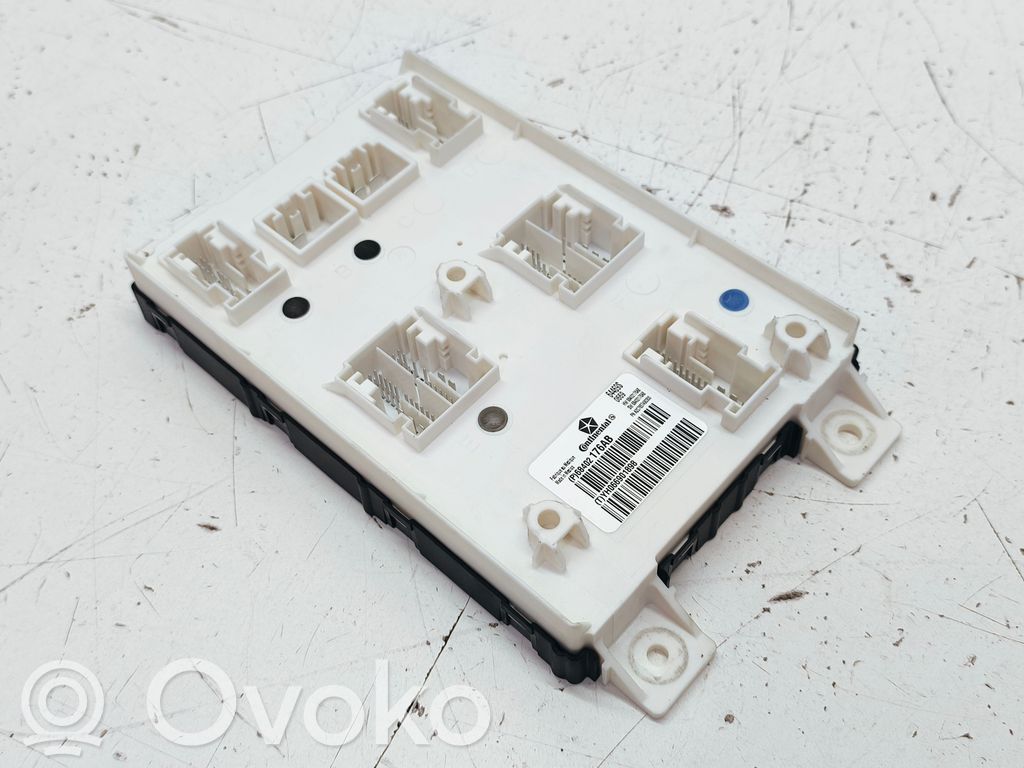 Chrysler Pacifica Comfort/convenience module 