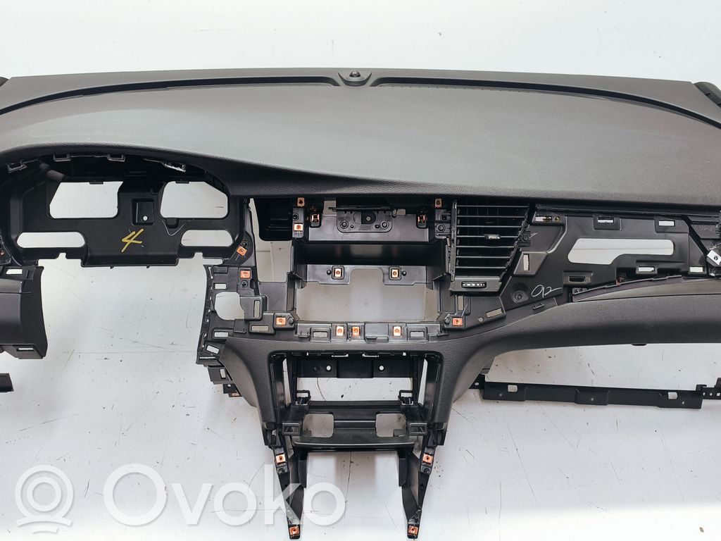 Buick Encore I Panelis 