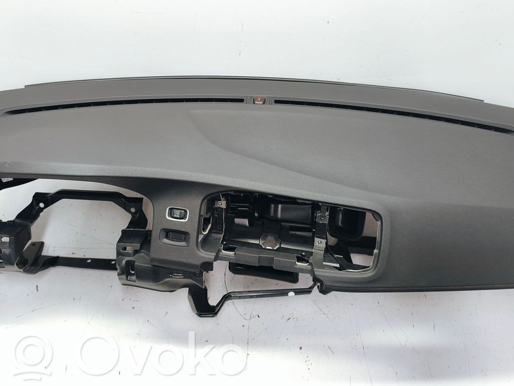 Volvo S60 Панель 