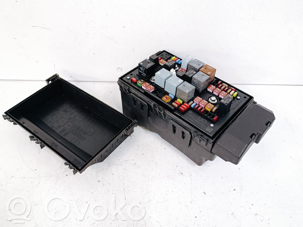 Opel Zafira C Fuse box set 