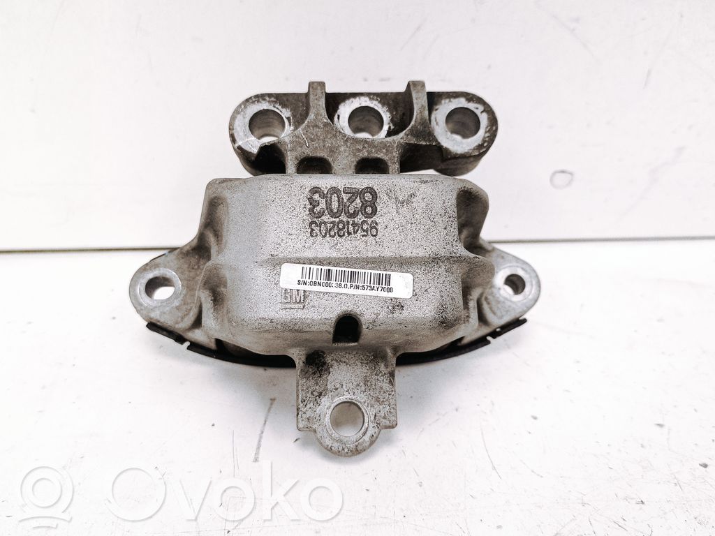 Buick Encore I Engine mount bracket 