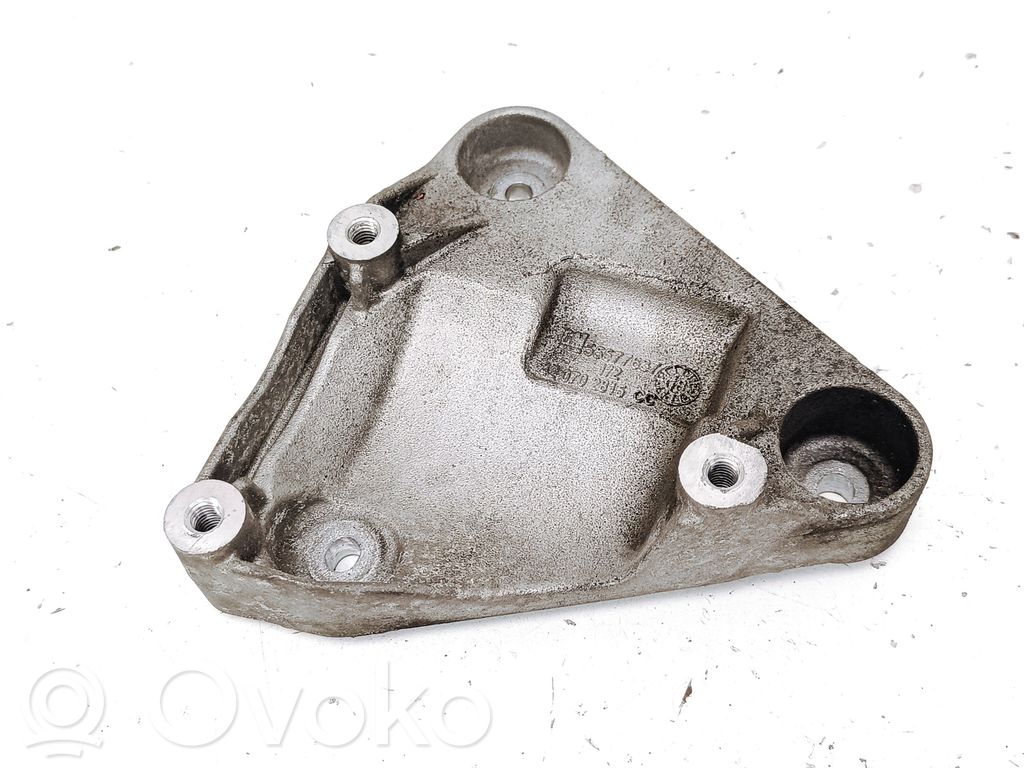 Engine mounting bracket   55577637