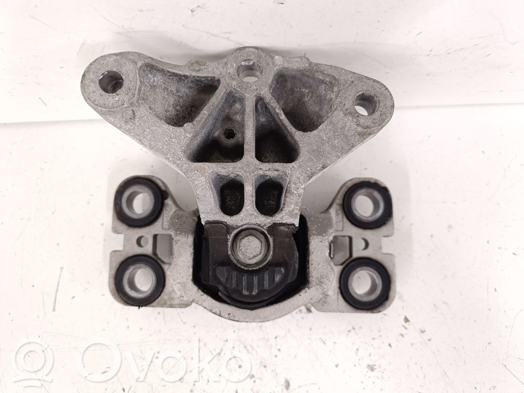 Volvo XC60 Engine mount bracket 