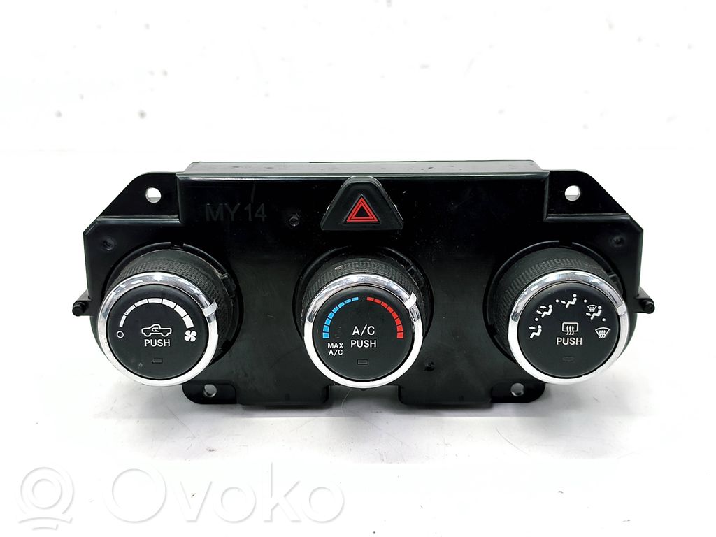 Dodge RAM 1500 DS Climate control unit 