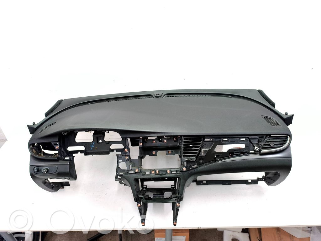 Buick Encore I Panelė 
