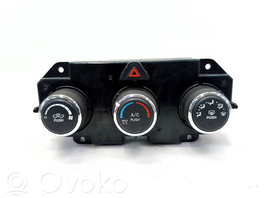 Dodge RAM 1500 DS Climate control unit 