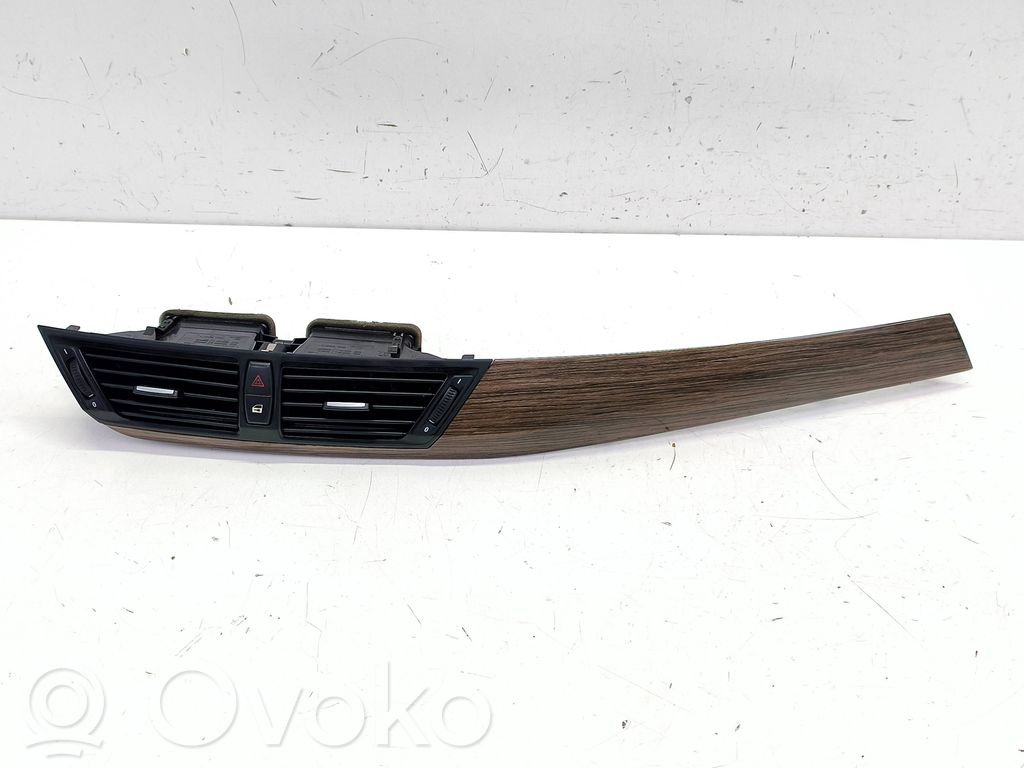 BMW X1 E84 Centrinės oro grotelės 