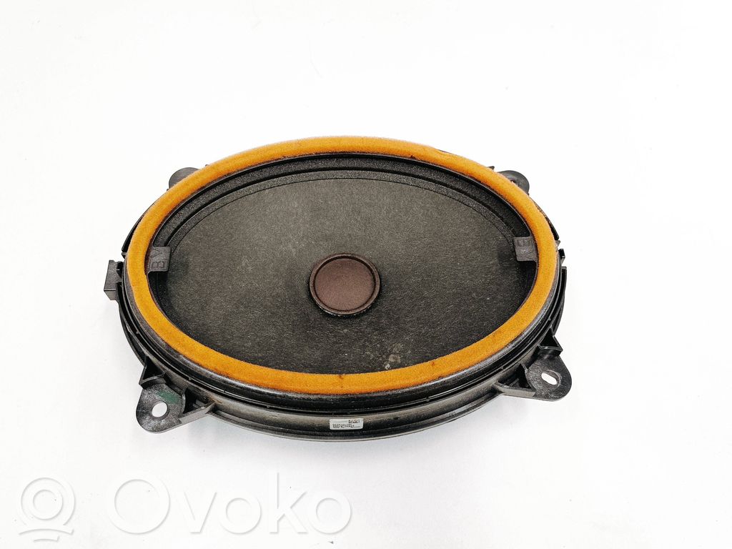 Subaru Outback (BS) Etuoven kaiutin 