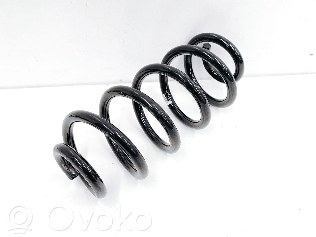 Volvo XC40 Takakierrejousi 