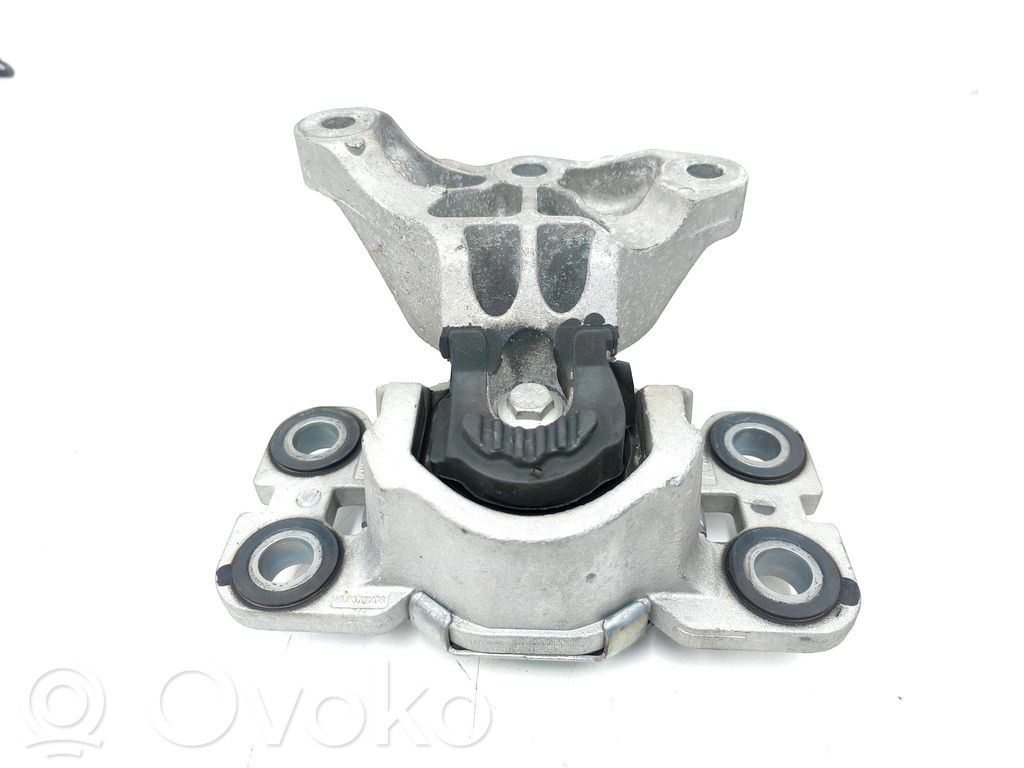 Volvo XC60 Engine mount bracket 