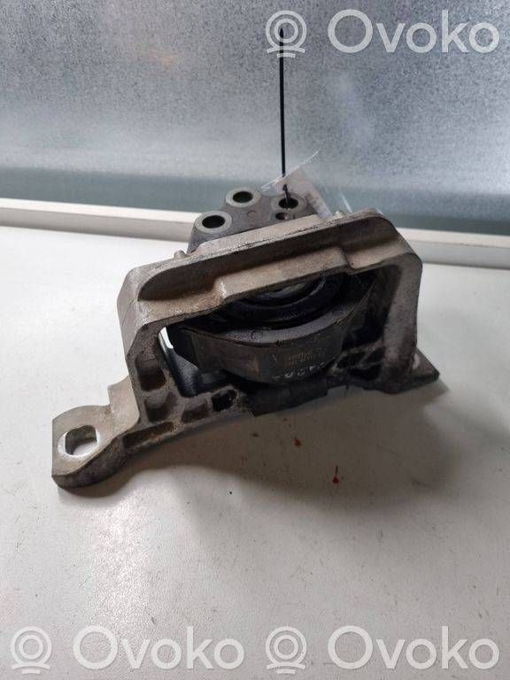 Engine mount bracket   CV616F012EB