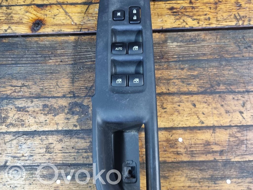 Mitsubishi Outlander Electric window control switch 