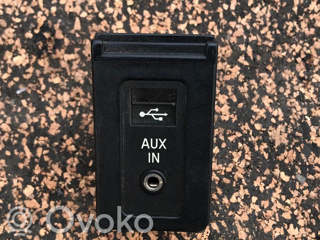 USB savienotājs   61319138402