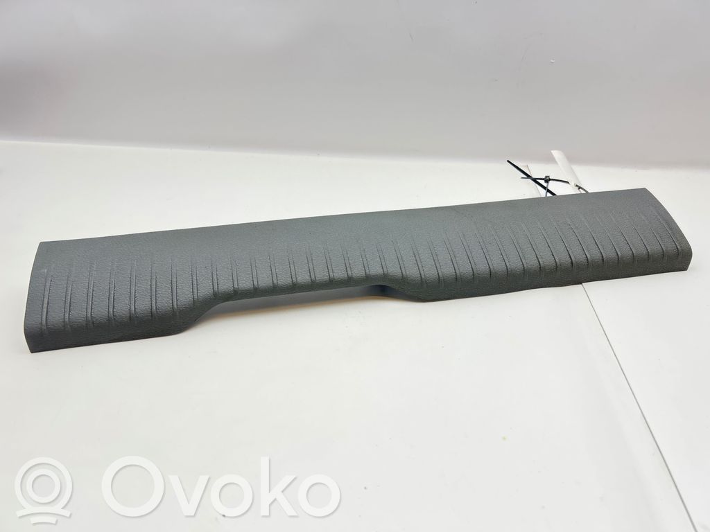 Jeep Grand Cherokee (WK) Front sill trim cover 