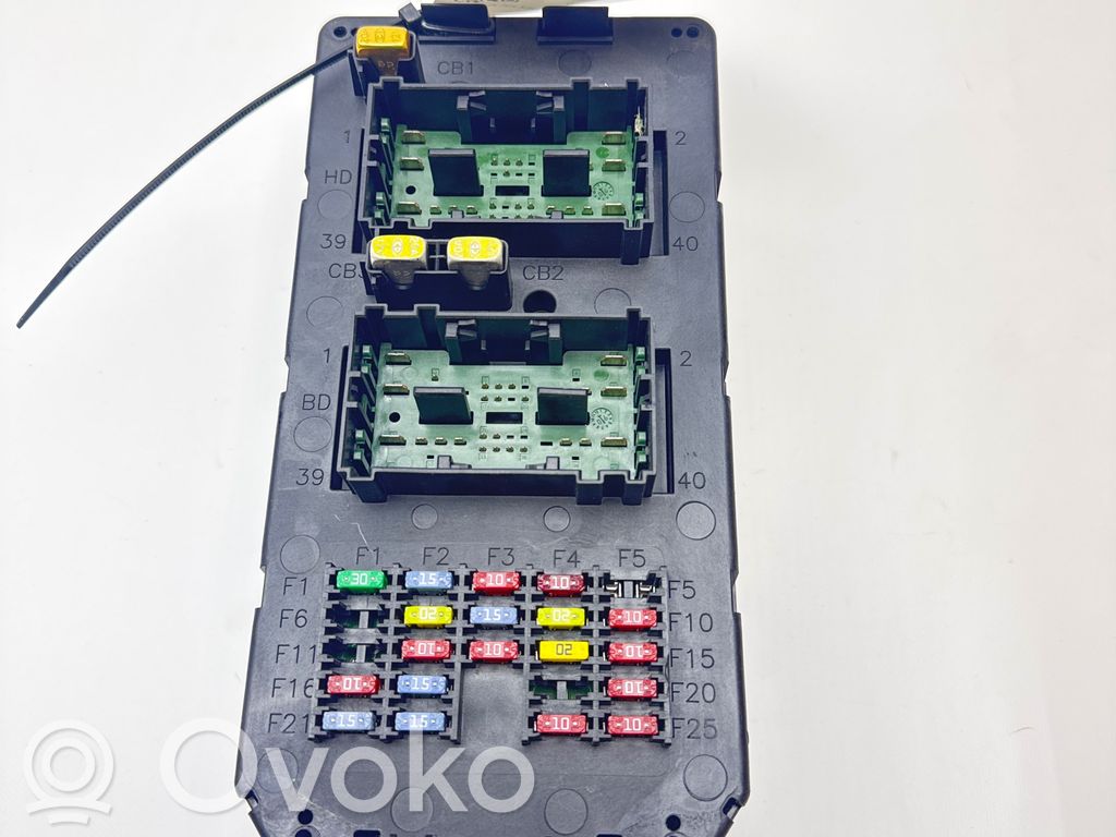 Jeep Grand Cherokee (WK) Fuse module 