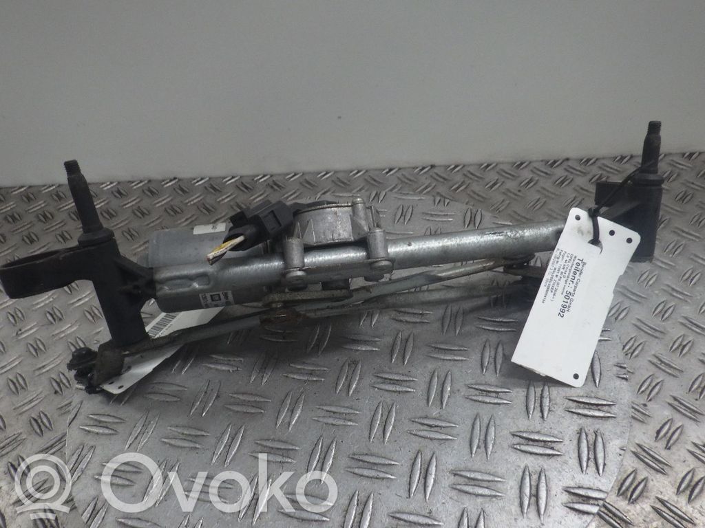 Front wiper linkage