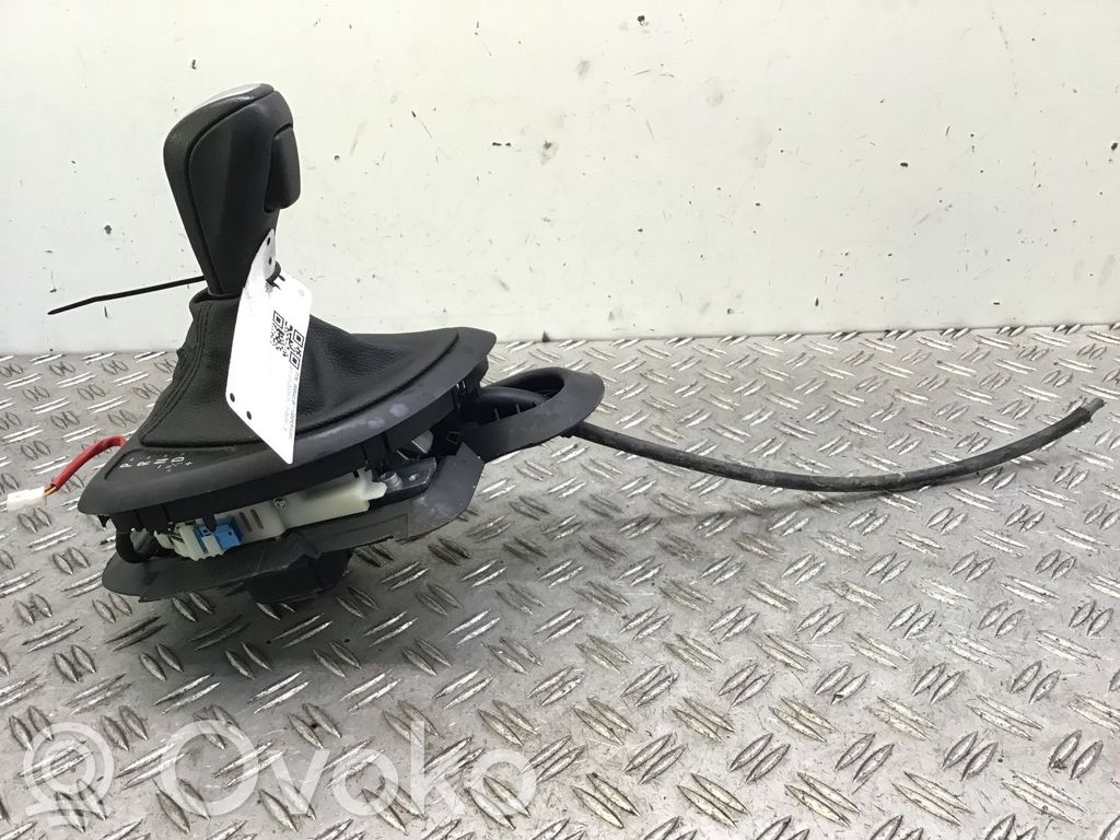 BMW 1 E81 E87 Consola de plástico de la palanca de cambios 