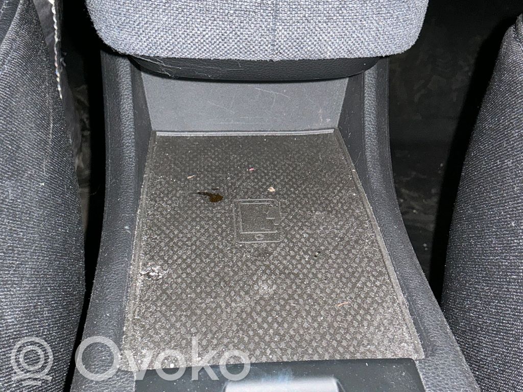 Renault Zoe Consolă centrală cu cutie mănuși 