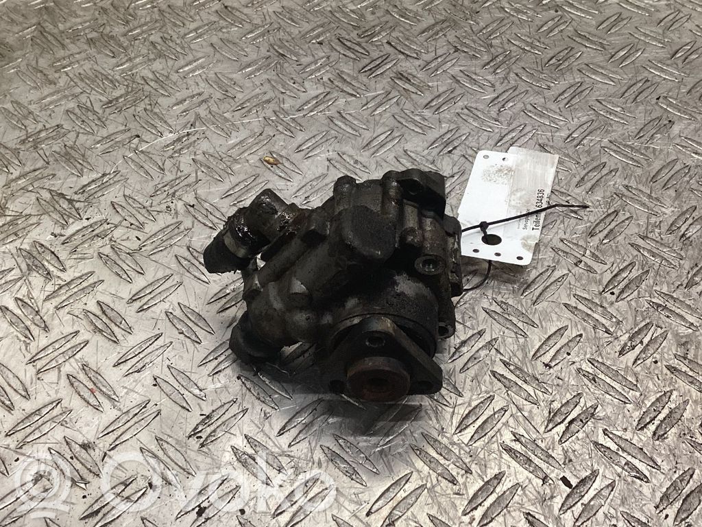 Audi A4 S4 B7 8E 8H Power steering pump 
