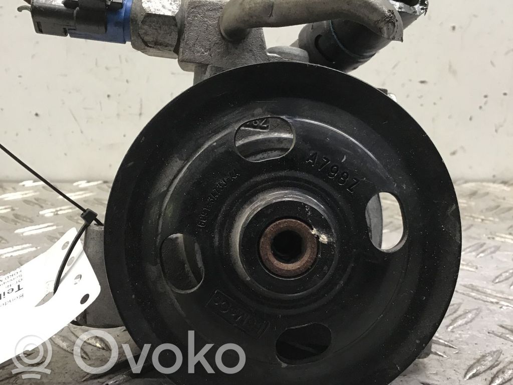 Ford Mondeo MK IV Ohjaustehostimen pumppu 