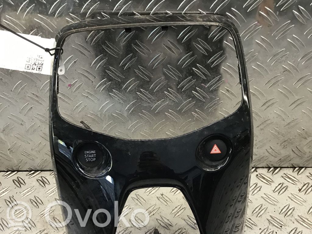 Peugeot 108 Prietaisų skydelio apdaila 