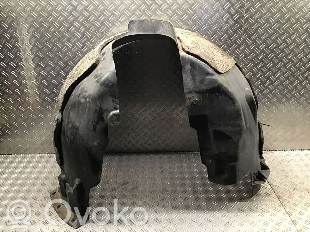 Front wheel arch liner splash guards
