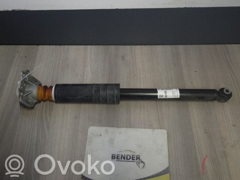 Opel Adam Takaiskunvaimennin 