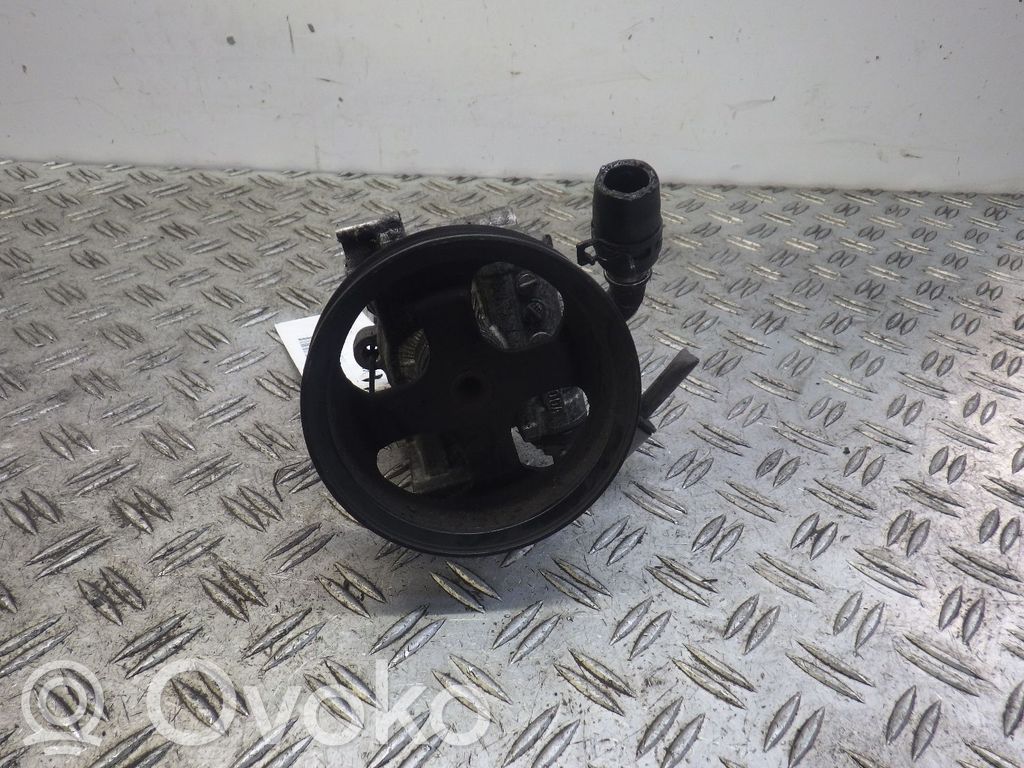 Ohjaustehostimen pumppu