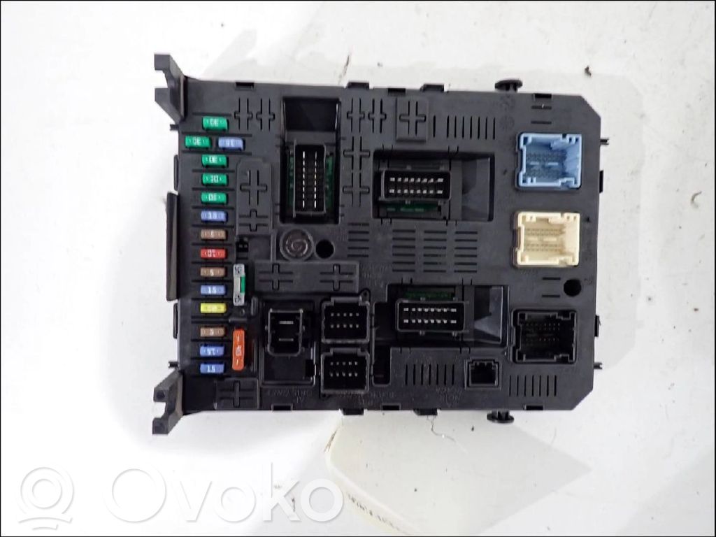 Citroen C4 I Picasso Fuse module 