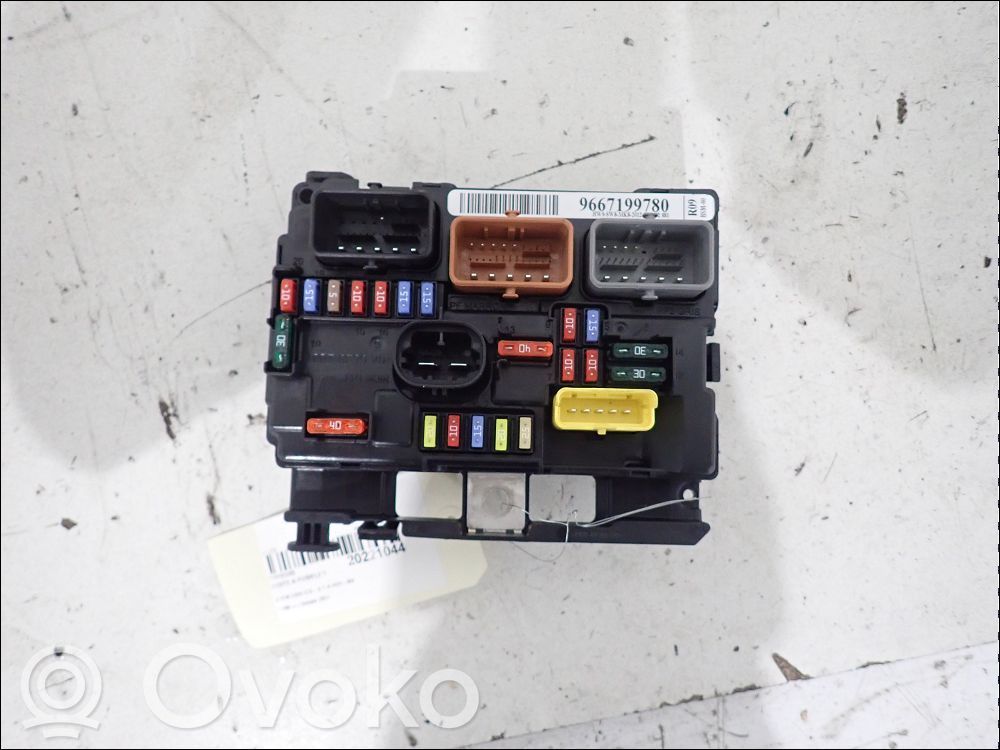 Citroen C3 Fuse module 