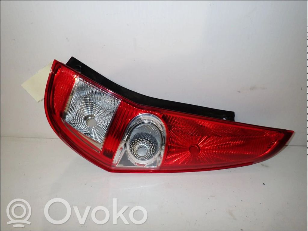 Suzuki Splash Aizmugurējais lukturis virsbūvē 