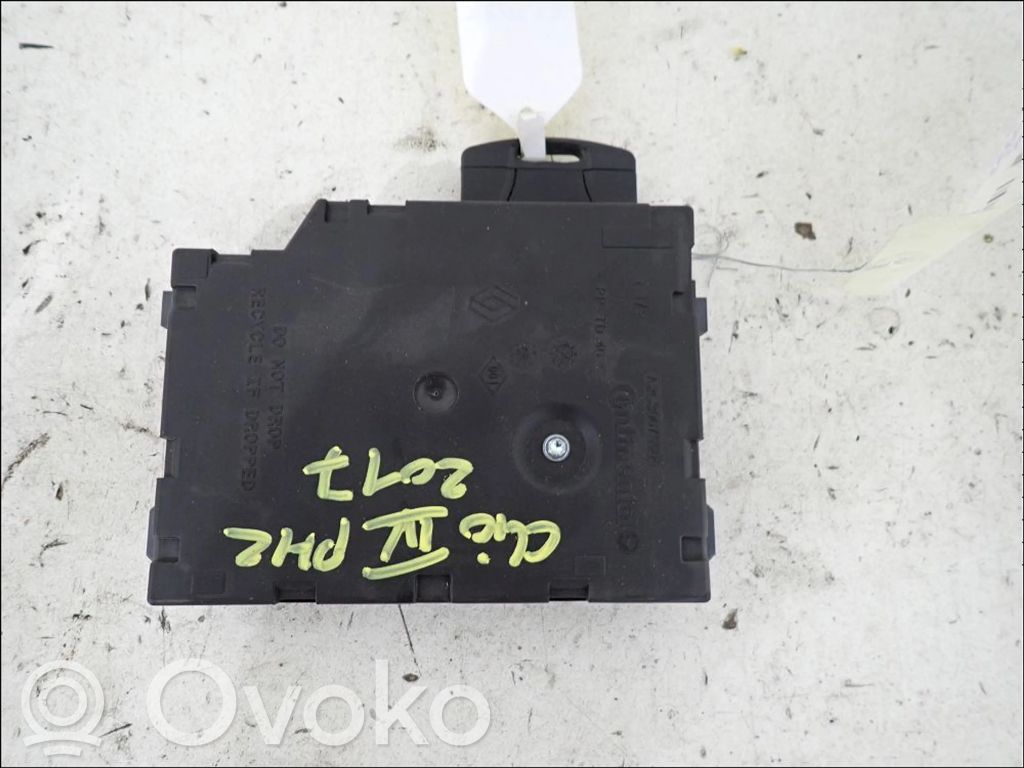 Renault Clio IV Ignition key card reader 