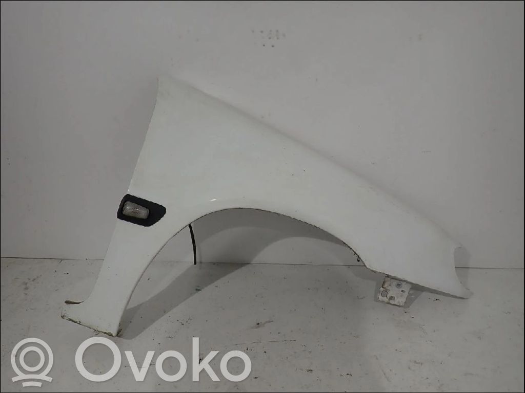 Citroen Saxo Błotnik przedni 