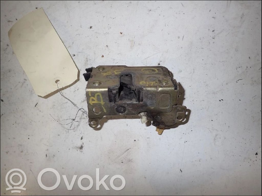 Renault Clio I Front door lock 
