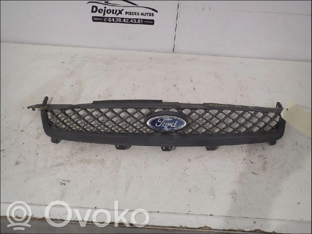 Ford Fiesta Etupuskurin ylempi jäähdytinsäleikkö 