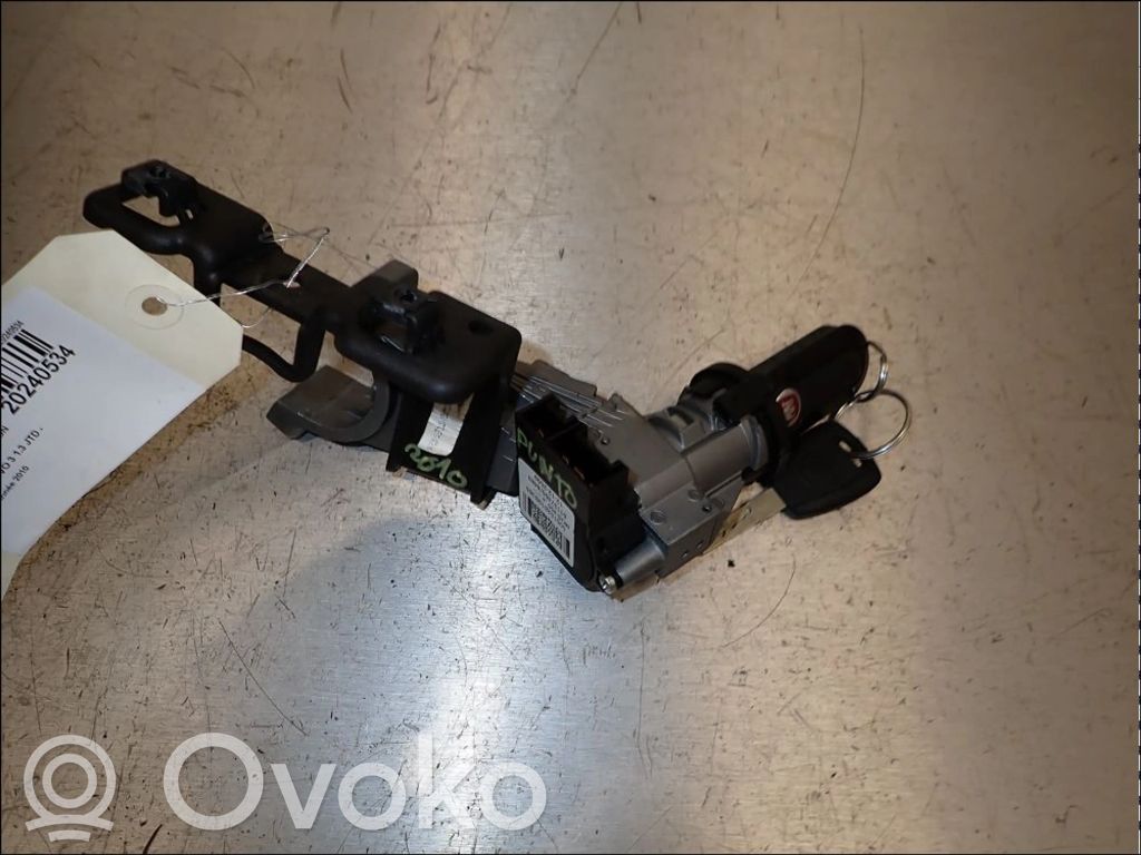 Fiat Punto Evo Ohjauspyörän lukitus 