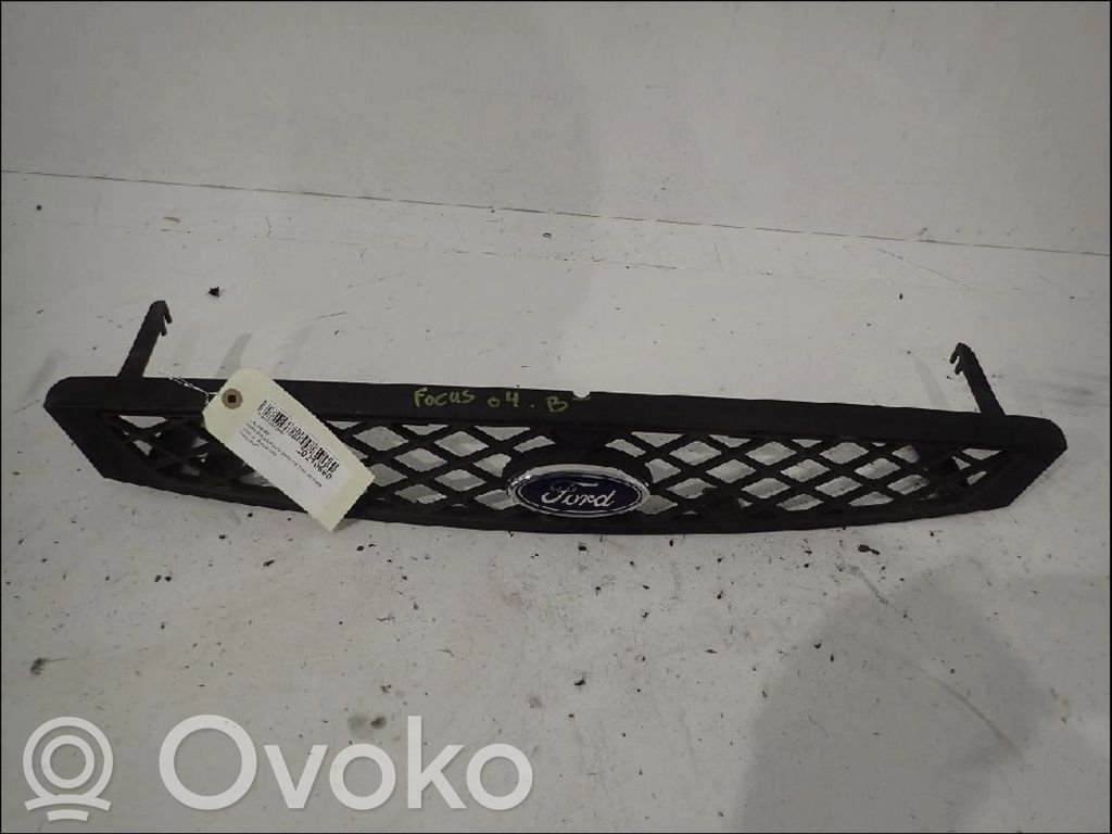 Ford Focus Front bumper upper radiator grill 