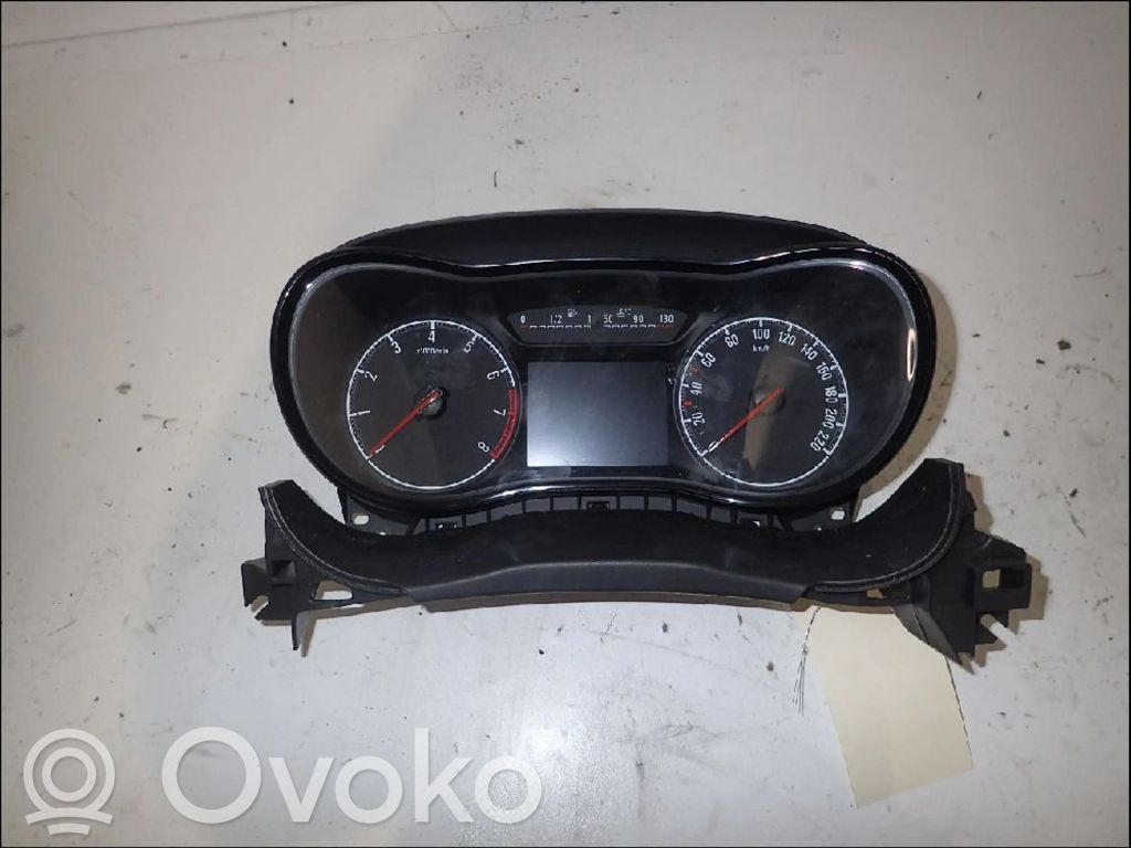 Opel Corsa E Speedometer (instrument cluster) 