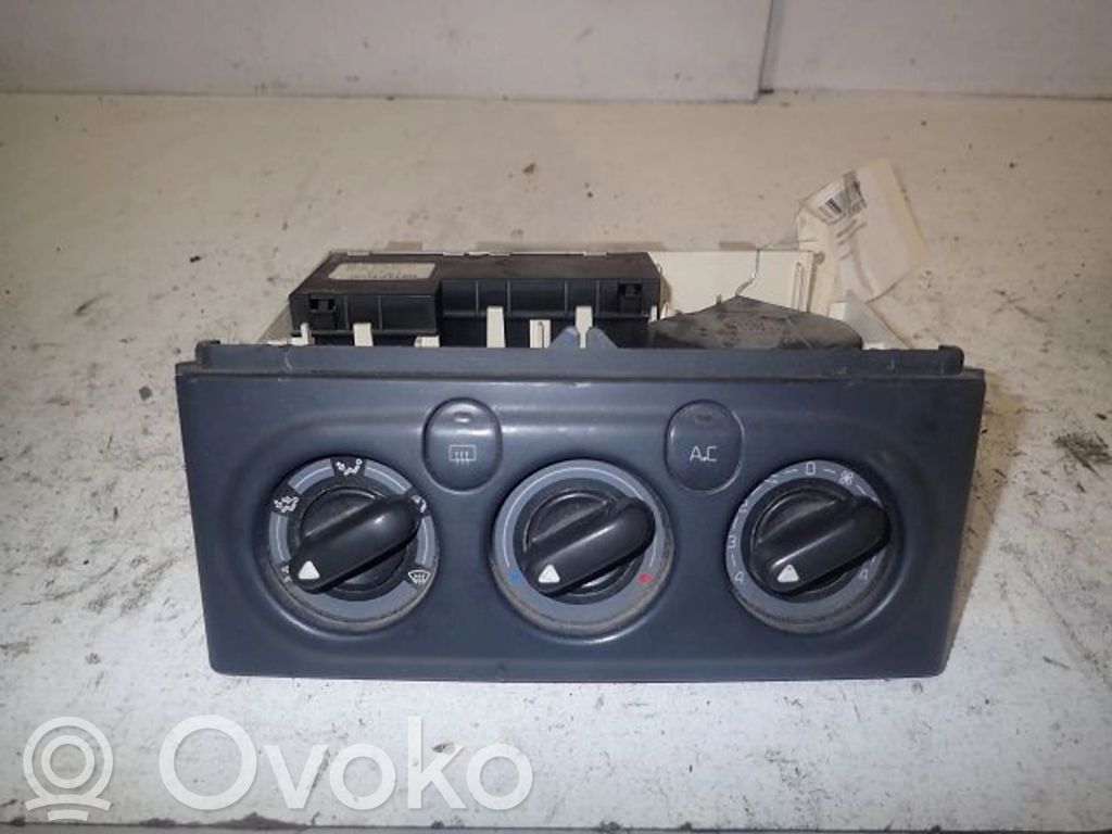 Renault Laguna I Climate control unit 