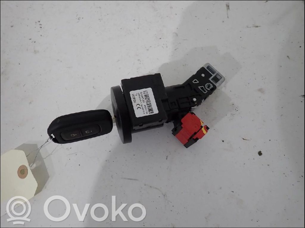 Dacia Sandero Steering wheel lock 