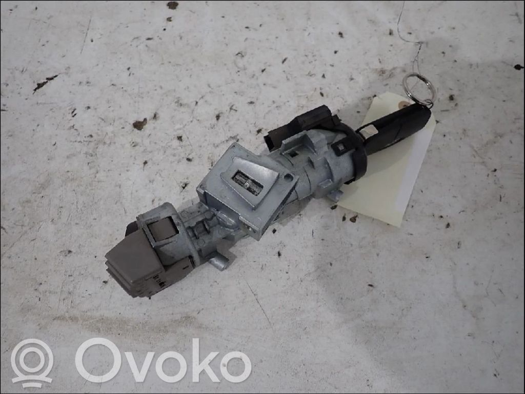 Ohjauspyörän lukitus   1681167