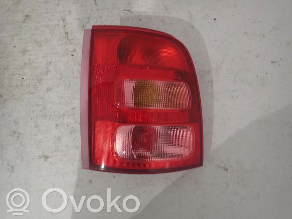 Nissan Micra Lampa tylna 