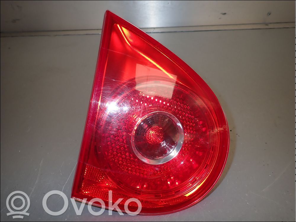 Volkswagen Golf V Lampy tylnej klapy bagażnika 