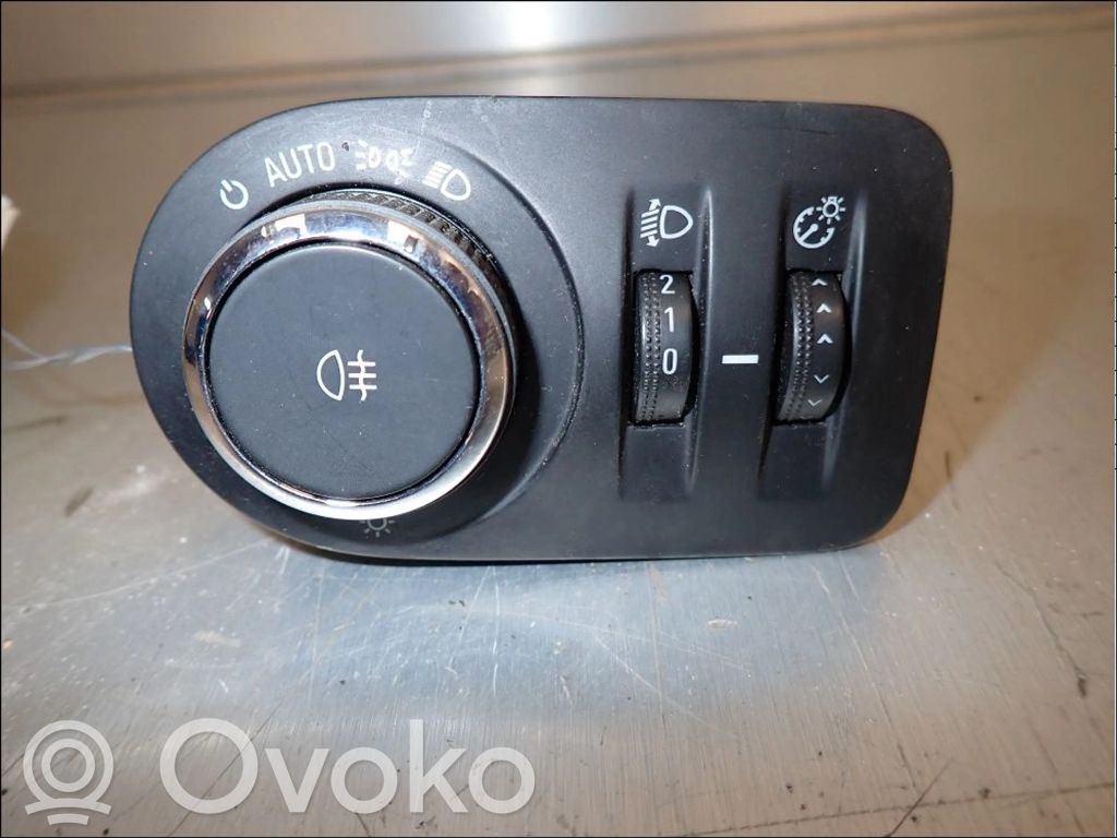 Opel Corsa D Commodo de clignotant 